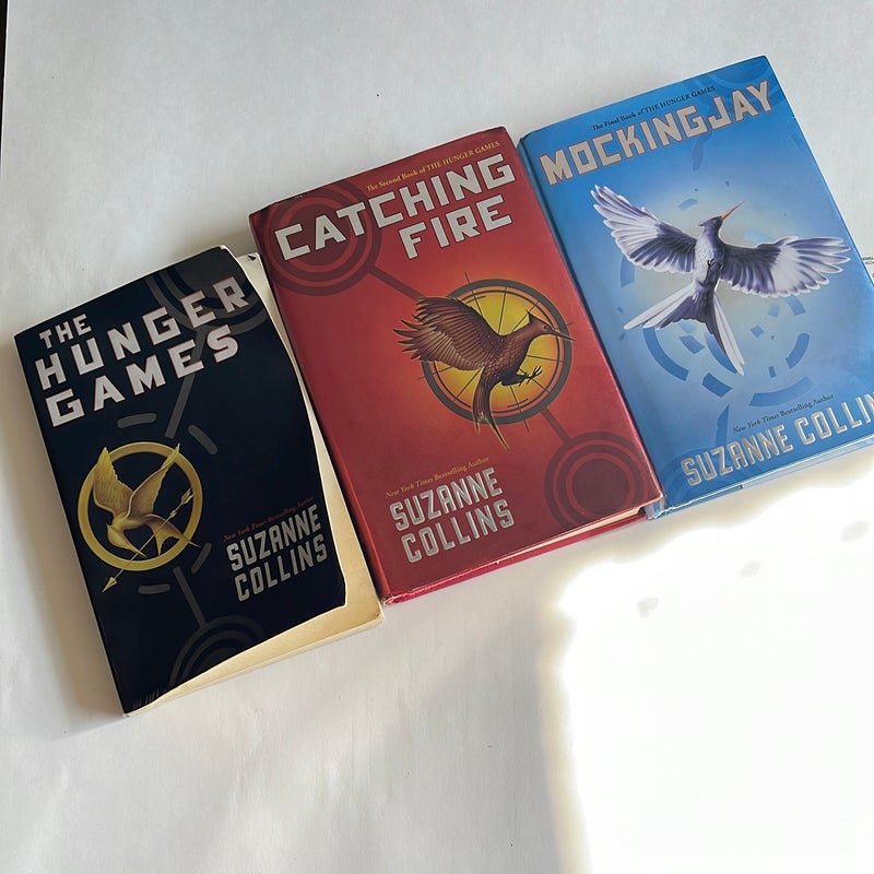 The Hunger Games (Book 1) - Paperback By Suzanne Collins - Excellent  Condition.