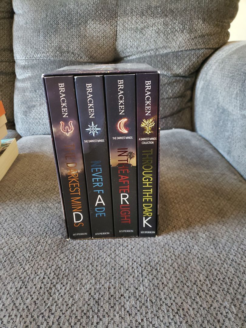 The Darkest Minds Series Boxed Set [4-Book Paperback Boxed Set] (the Darkest Minds)