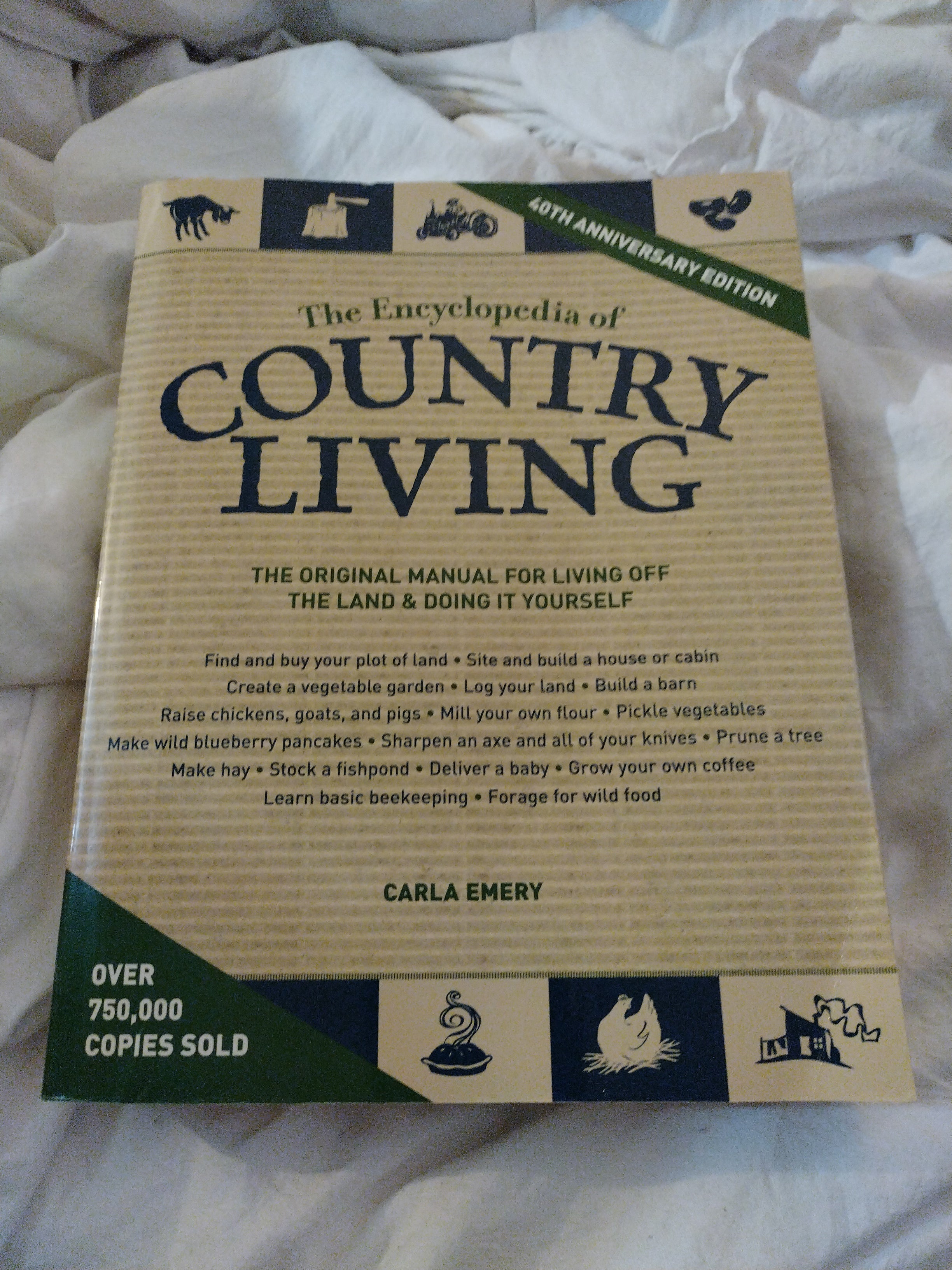 The Encyclopedia of Country Living, 40th Anniversary Edition