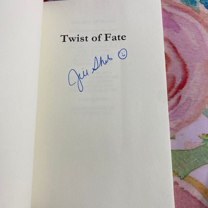 Twist of Fate: A Heartbreaker Bay Novella (signed)