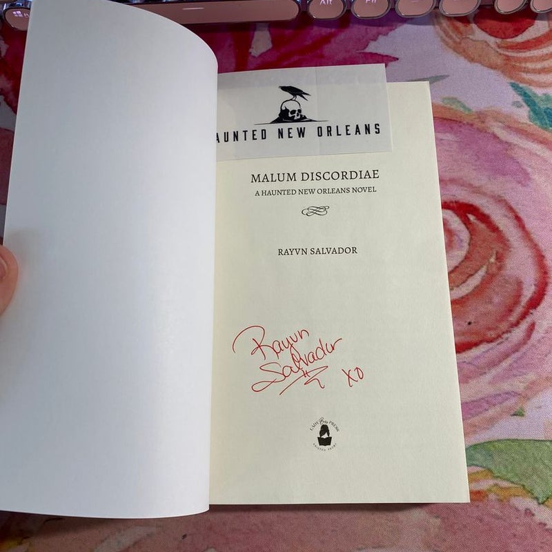 Malum  Discordiae (signed)