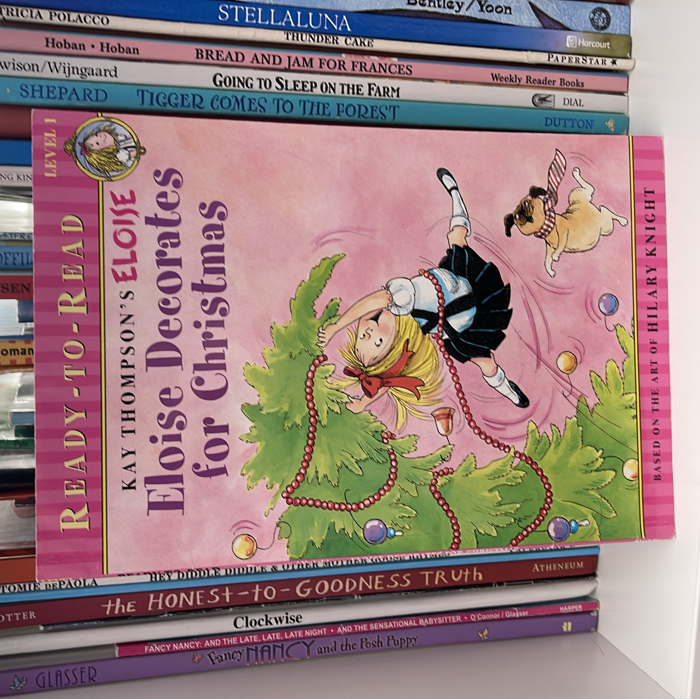 Eloise Decorates for Christmas