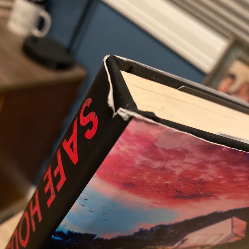 Safe House by Jo Jakeman, Hardcover Pangobooks