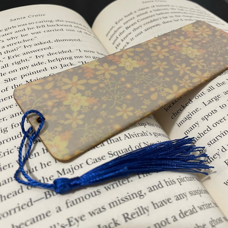 Handmade Wood Flower Pattern Bookmark  with Blue Tassel 