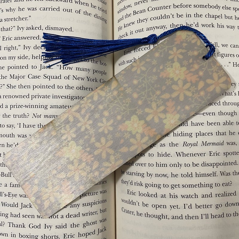 Handmade Wood Flower Pattern Bookmark  with Blue Tassel 