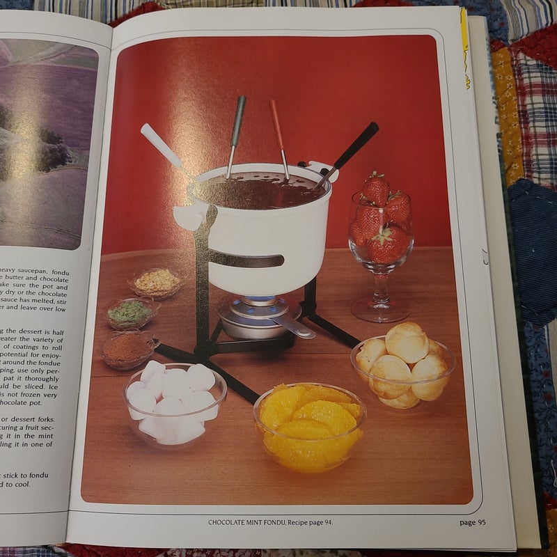 America the Majestic Pictorial Cook Book