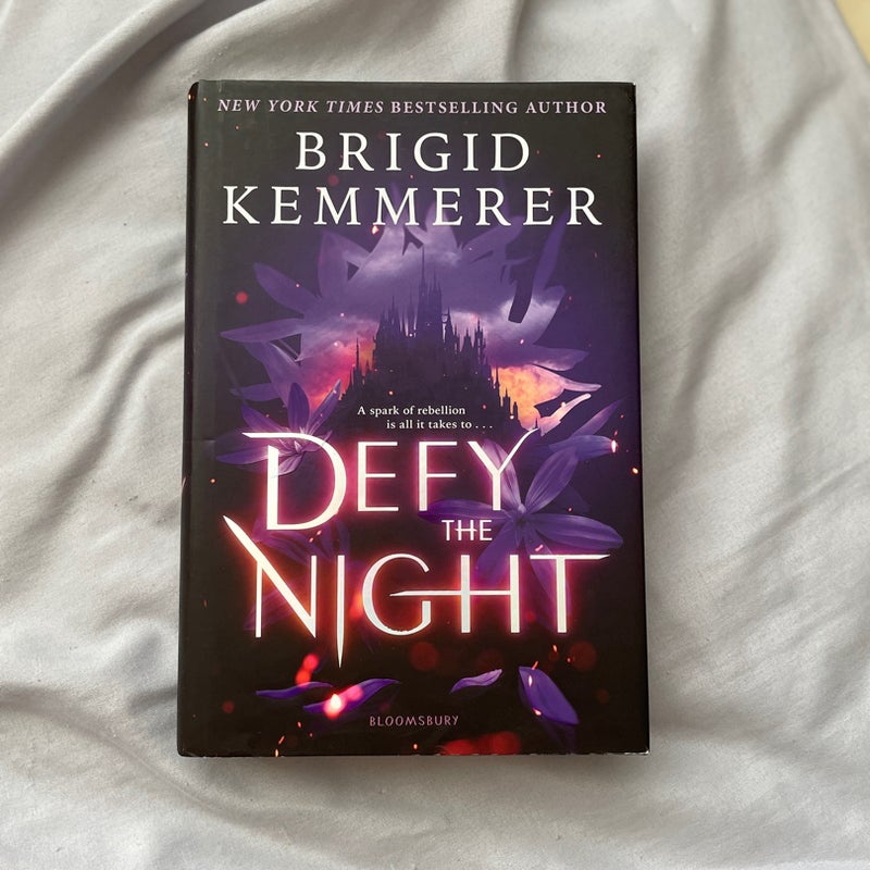 Defy the night by Brigid Kemmerer, Hardcover | Pangobooks