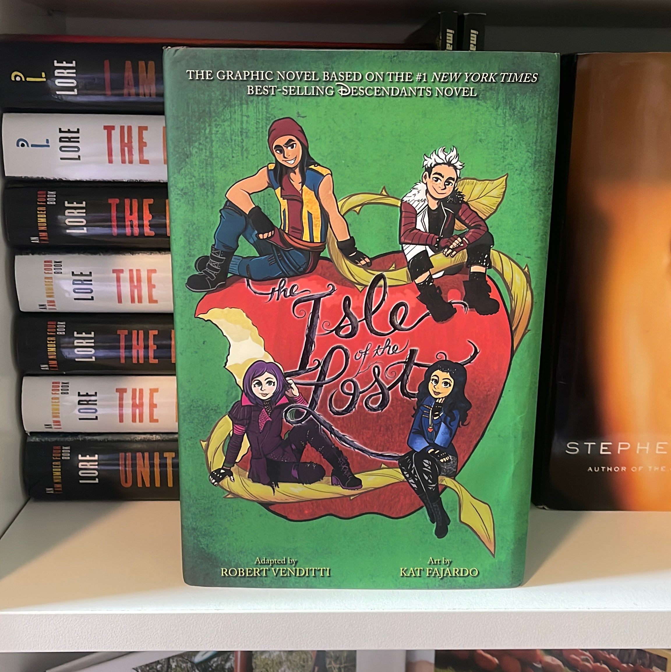 The Isle of the Lost: the Graphic Novel (the Descendants Series)