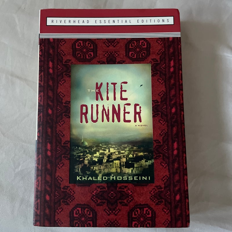 The Kite Runner (Essential Edition)