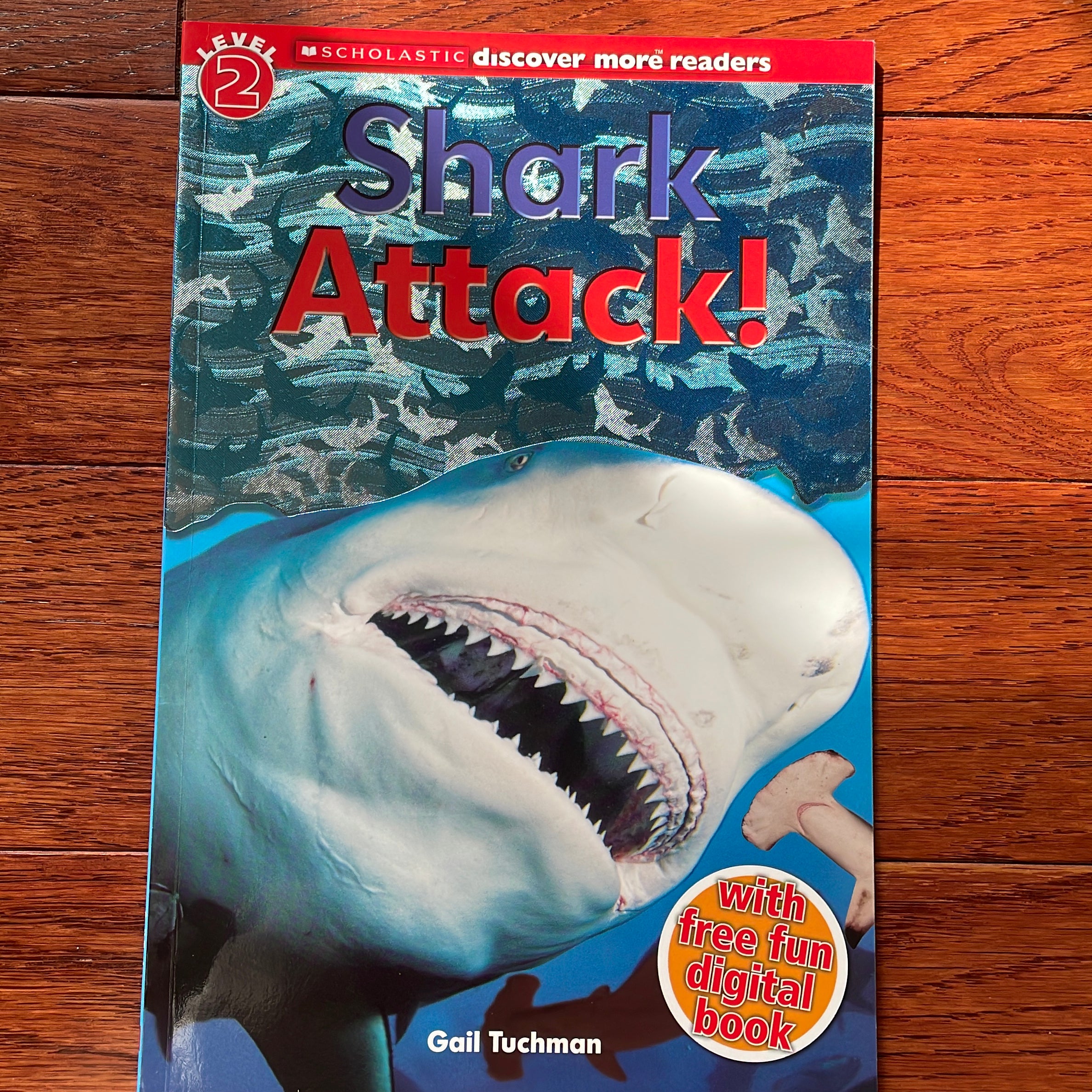 Scholastic Discover More Reader Level 2: Shark Attack!