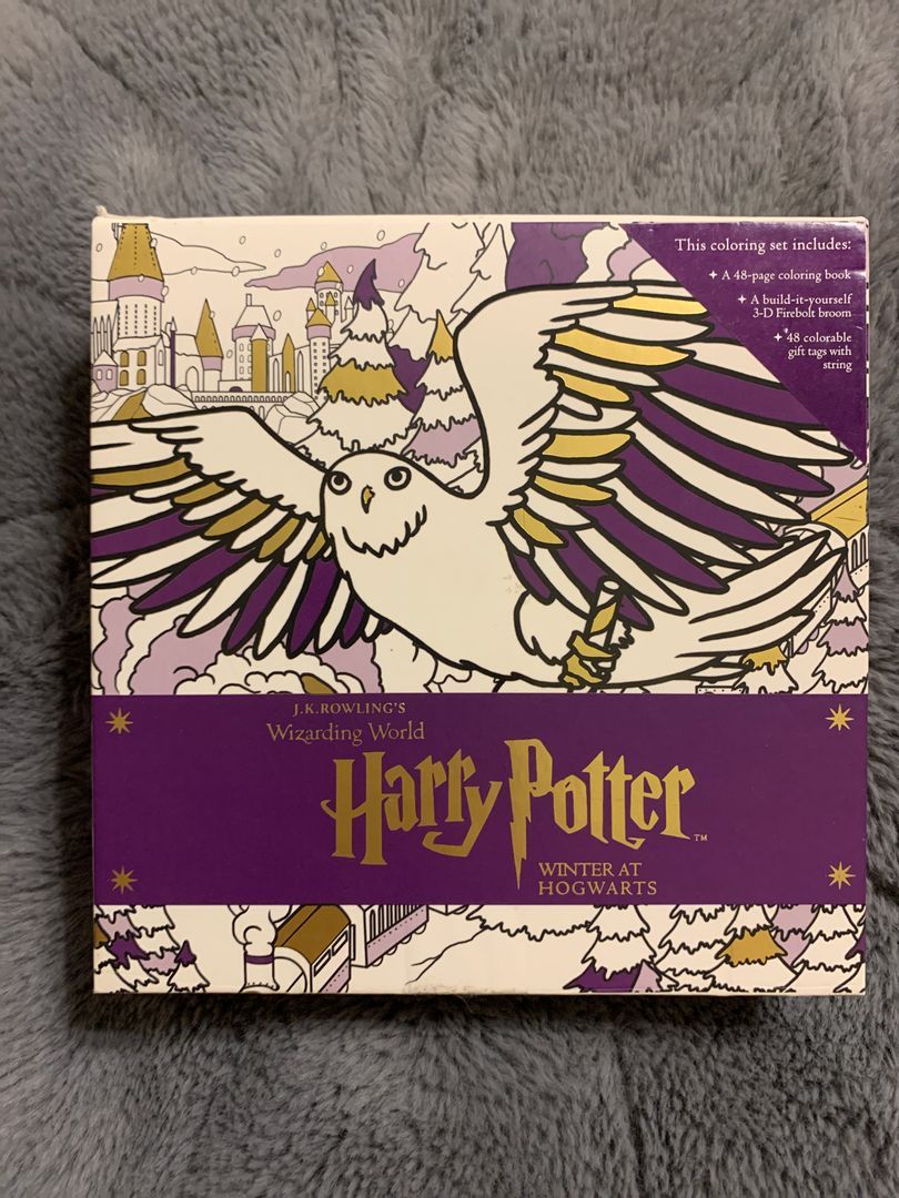 Harry Potter: Winter at Hogwarts: a Magical Coloring Set