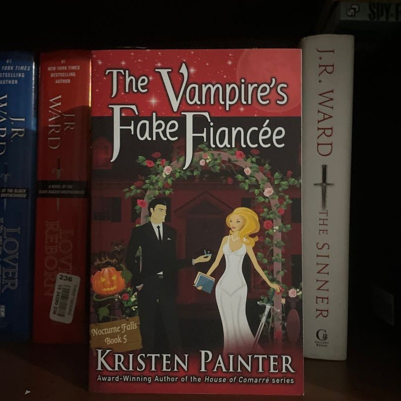 The Vampire's Fake Fianceé