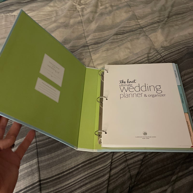 The Knot Ultimate Wedding Planner and Organizer [binder Edition]