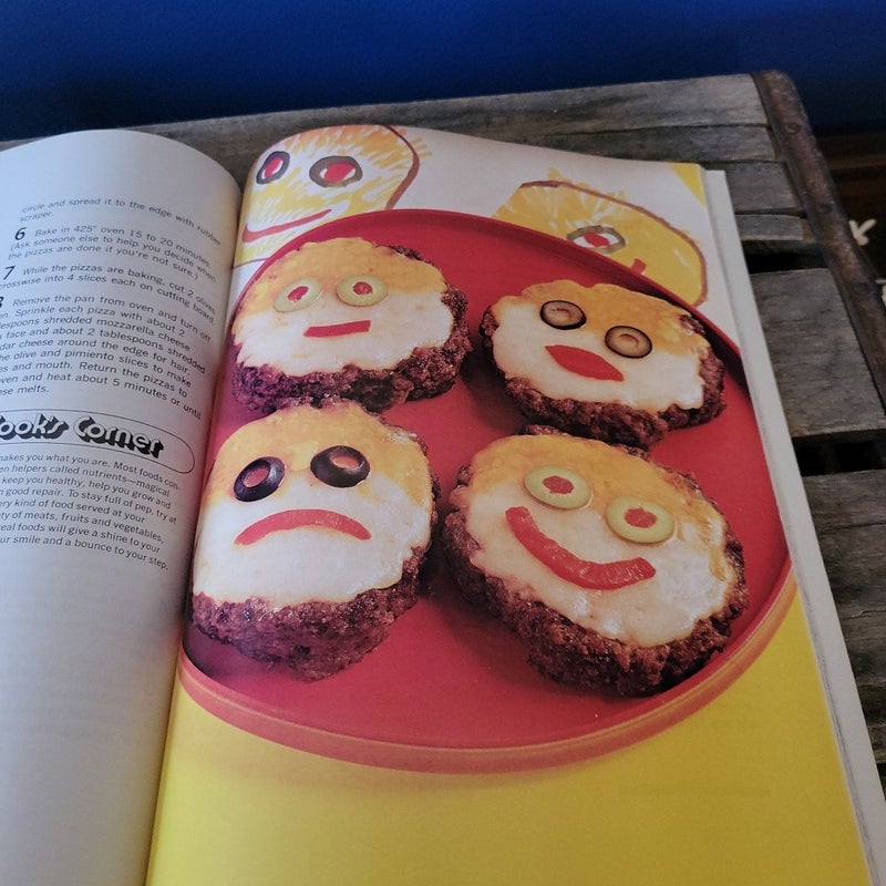 Vintage Betty Crocker's Cookbook for Boys and Girls 