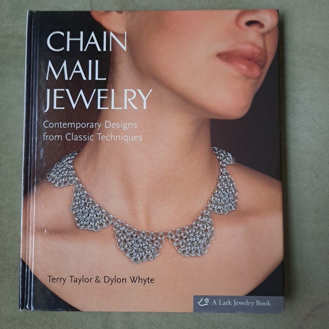 Jewelry School: Let's Start Beading by Carolyn Schulz: 9781782212584 |  : Books