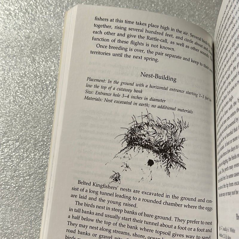 Stokes Guide to Bird Behavior by Lillian Stokes Pangobooks