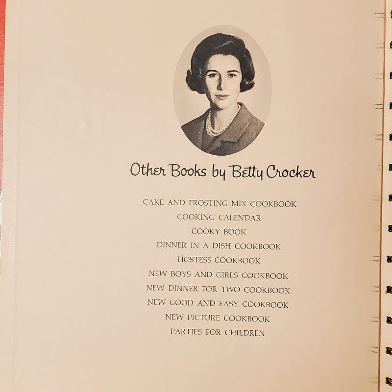 Betty Crockers New Outdoor Cookbook 