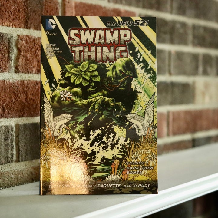 Swamp Thing Vol. 1: Raise Them Bones (the New 52)