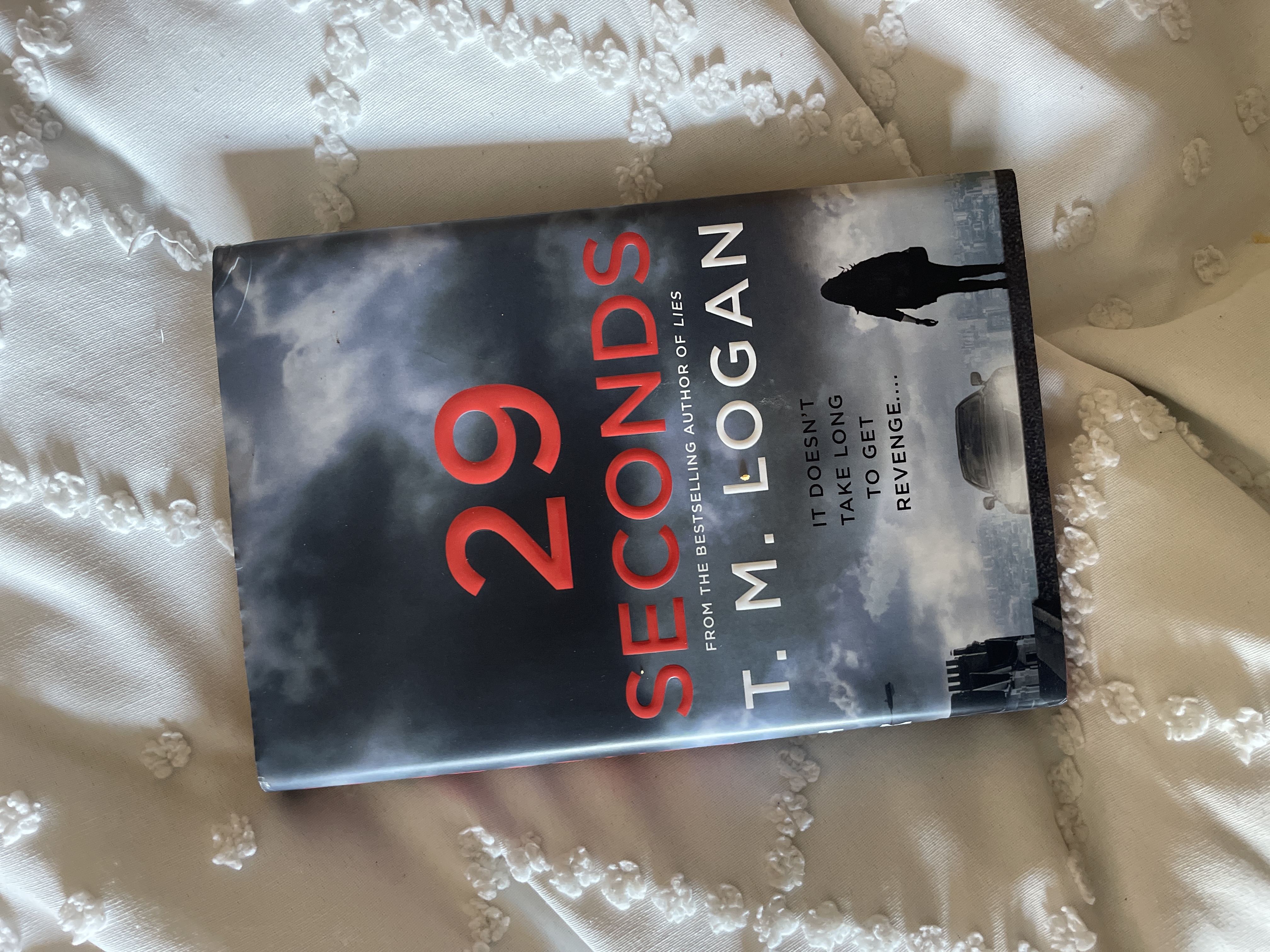 Sale image for 2b753f5c-4e89-4ad8-bab8-be43181f416f-ZLOoKNg7u2eBDoTNhw9ESptFhqB3