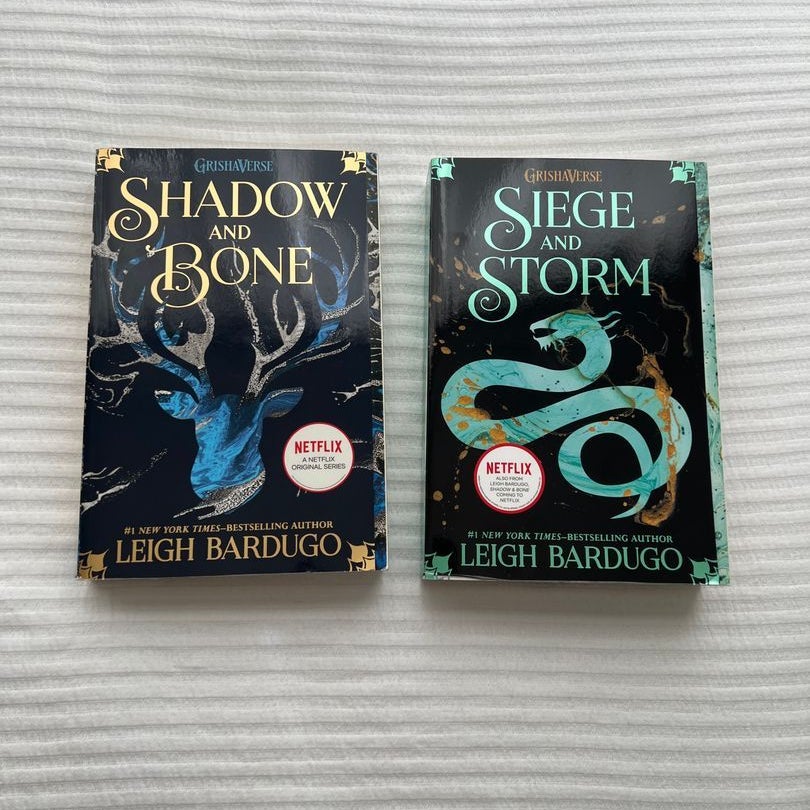 Siege and Storm (Shadow and Bone Trilogy #2) by Leigh Bardugo, Paperback