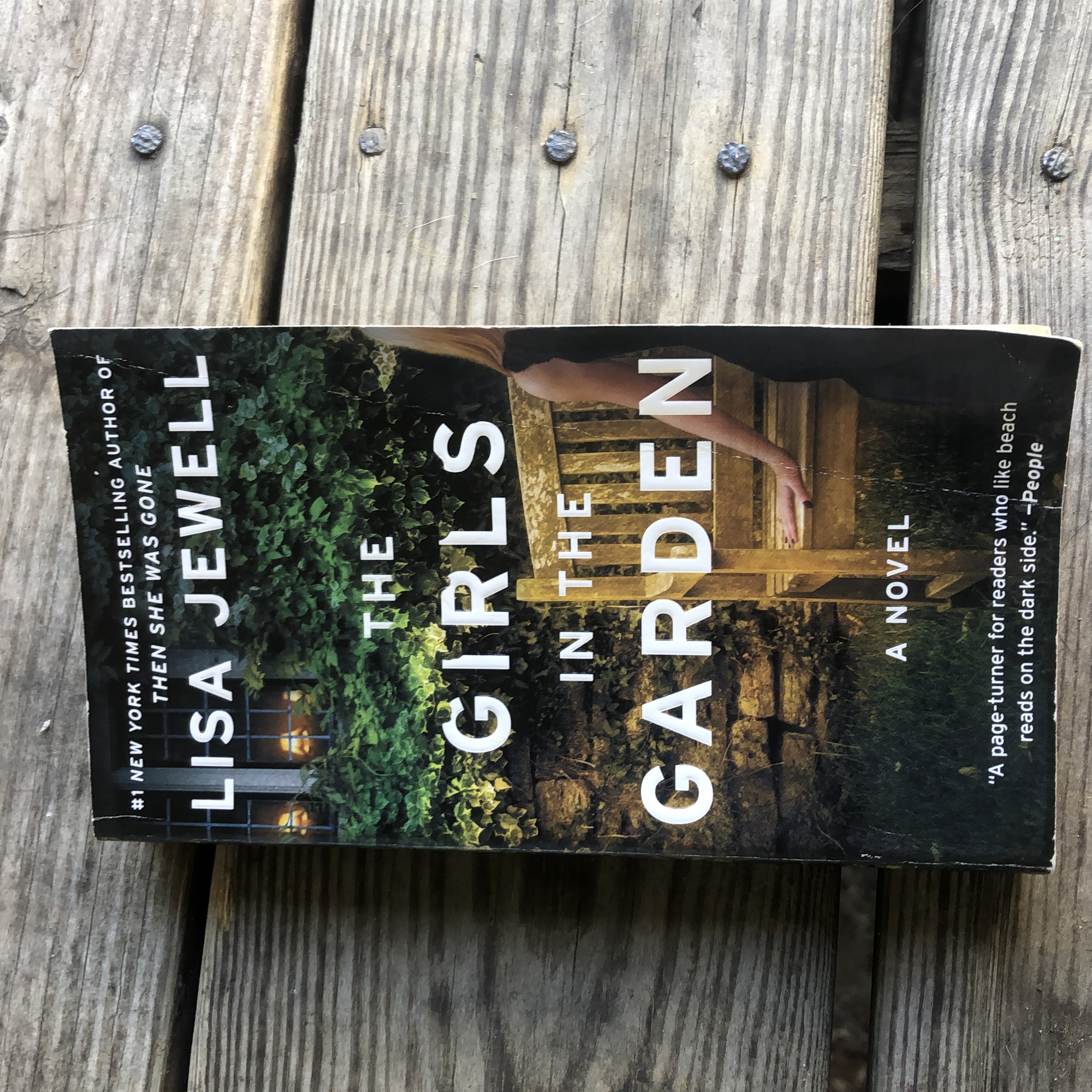 The Girls In The Garden: A Novel By Lisa Jewell – Good Condition Paperback