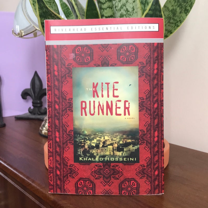 The Kite Runner (Essential Edition)