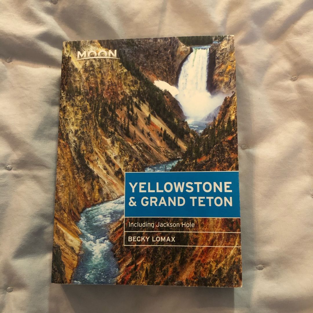 Moon Yellowstone & Grand Teton
