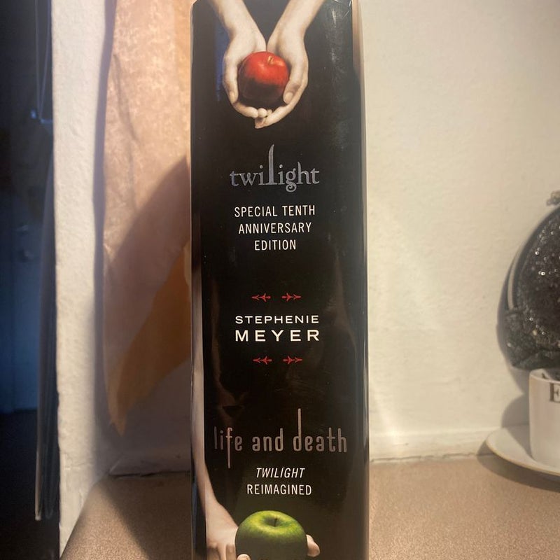 Twilight Tenth Anniversary/Life and Death Dual Edition