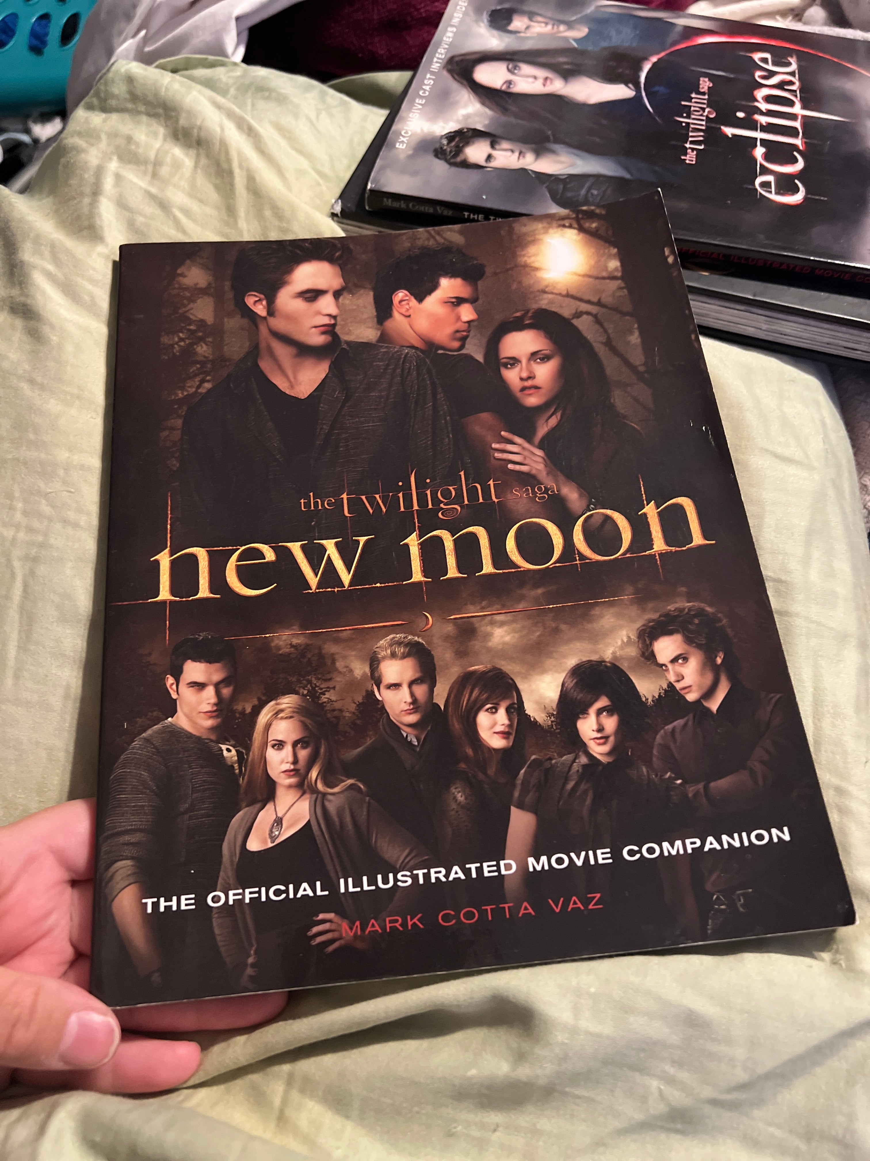 New Moon: the Official Illustrated Movie Companion