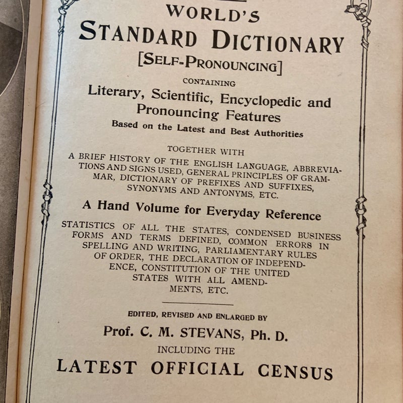 Vintage World’s Standard Dictionary 
