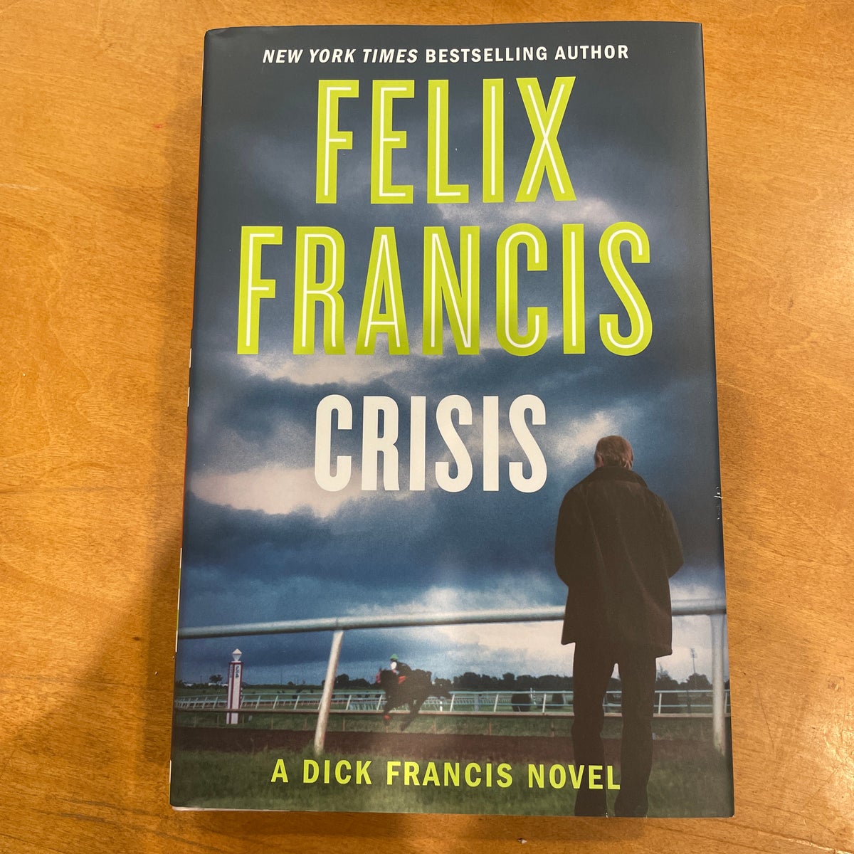 Crisis by Felix Francis, Hardcover | Pangobooks