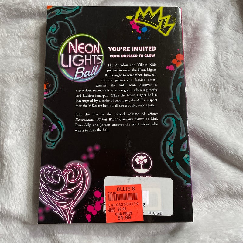 Disney Descendants Wicked World Cinestory Comic Vol. 2