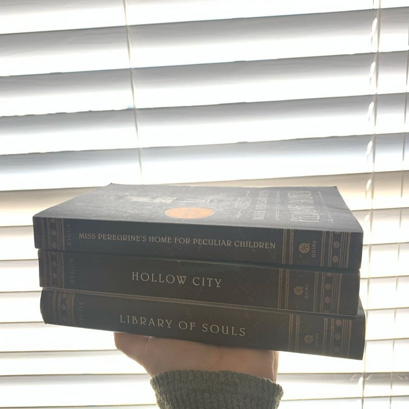 Library of Souls: Hollow City: Miss Peregrines Home For Peculiar Children
