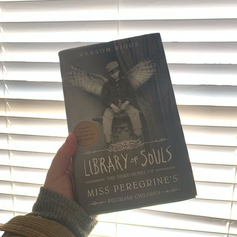 Library of Souls: Hollow City: Miss Peregrines Home For Peculiar Children