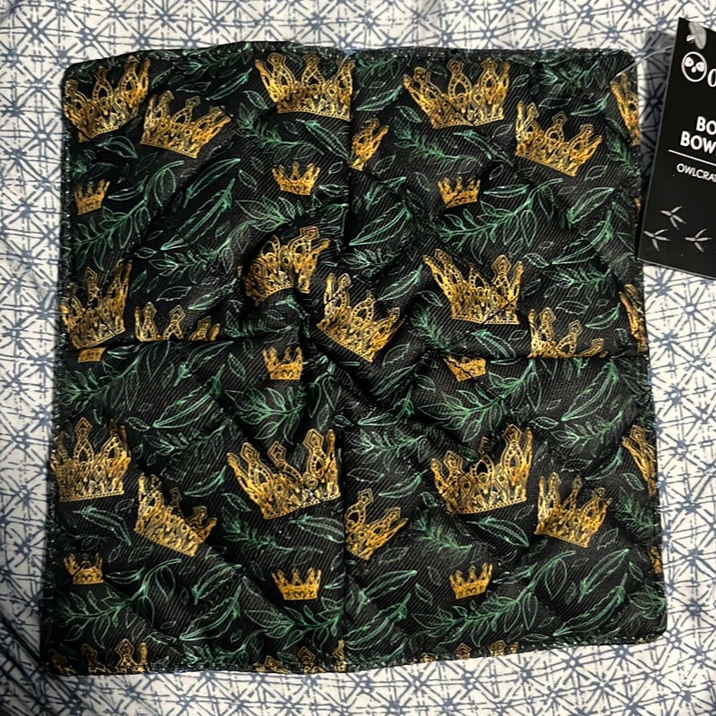 Owlcrate bookish bowl cosy