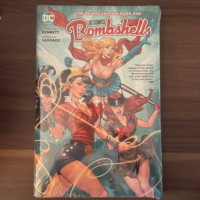 DC Bombshells: the Deluxe Edition Book One