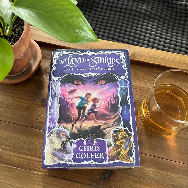 The Land of Stories the Enchantress Returns