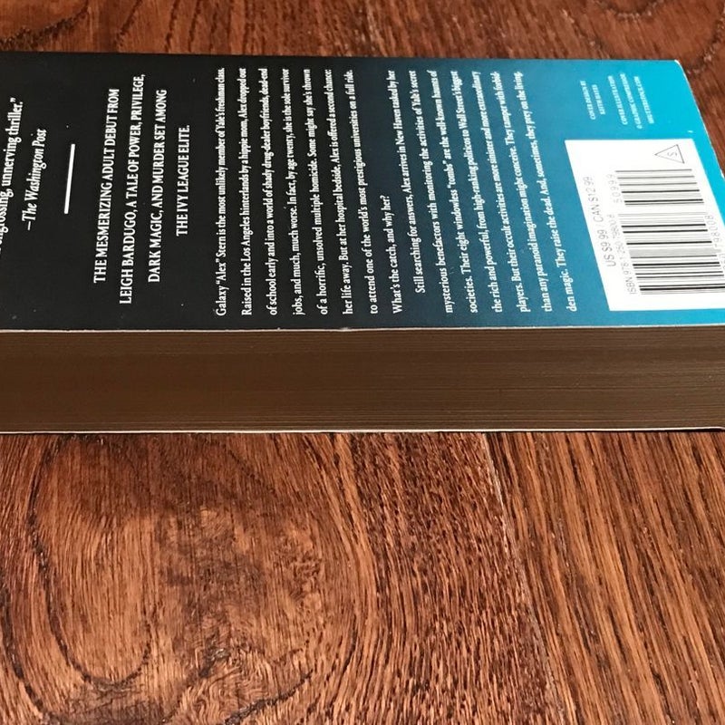Ninth House, Paperback, Leigh Bardugo , Dark Academia Fantasy
