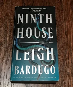 Ninth House, Paperback, Leigh Bardugo , Dark Academia Fantasy