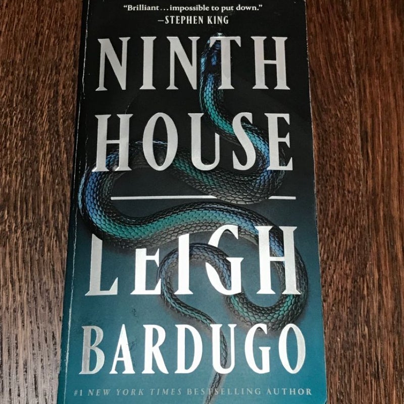 Ninth House, Paperback, Leigh Bardugo , Dark Academia Fantasy