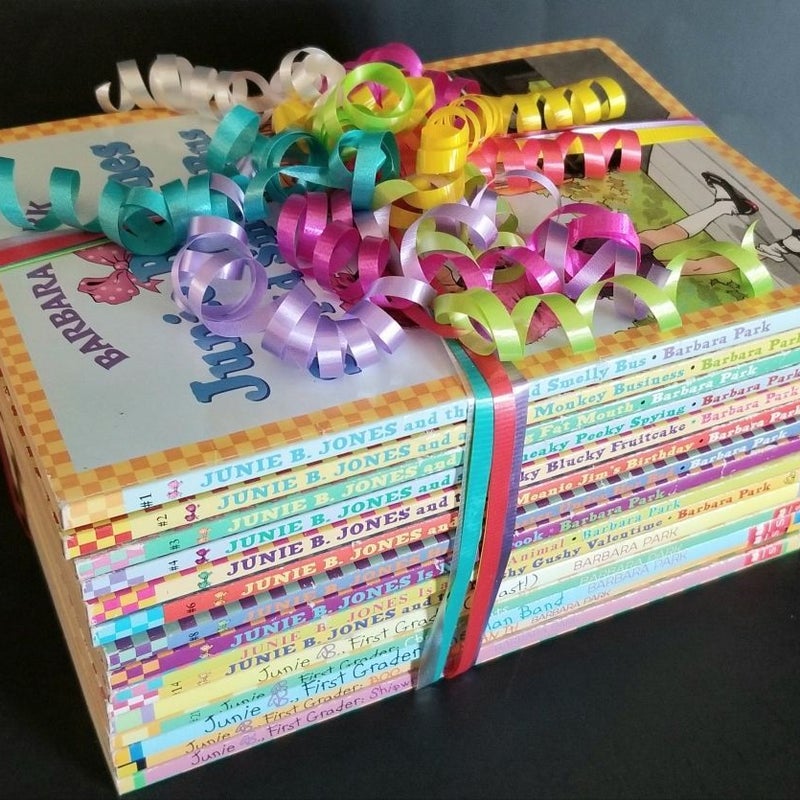 SET OF 15 SCHOLASTIC JUNIE B. JONES BOOKS BARBARA PARK EARLY 1990s CHECKERED BORDER COVERS LOT #2