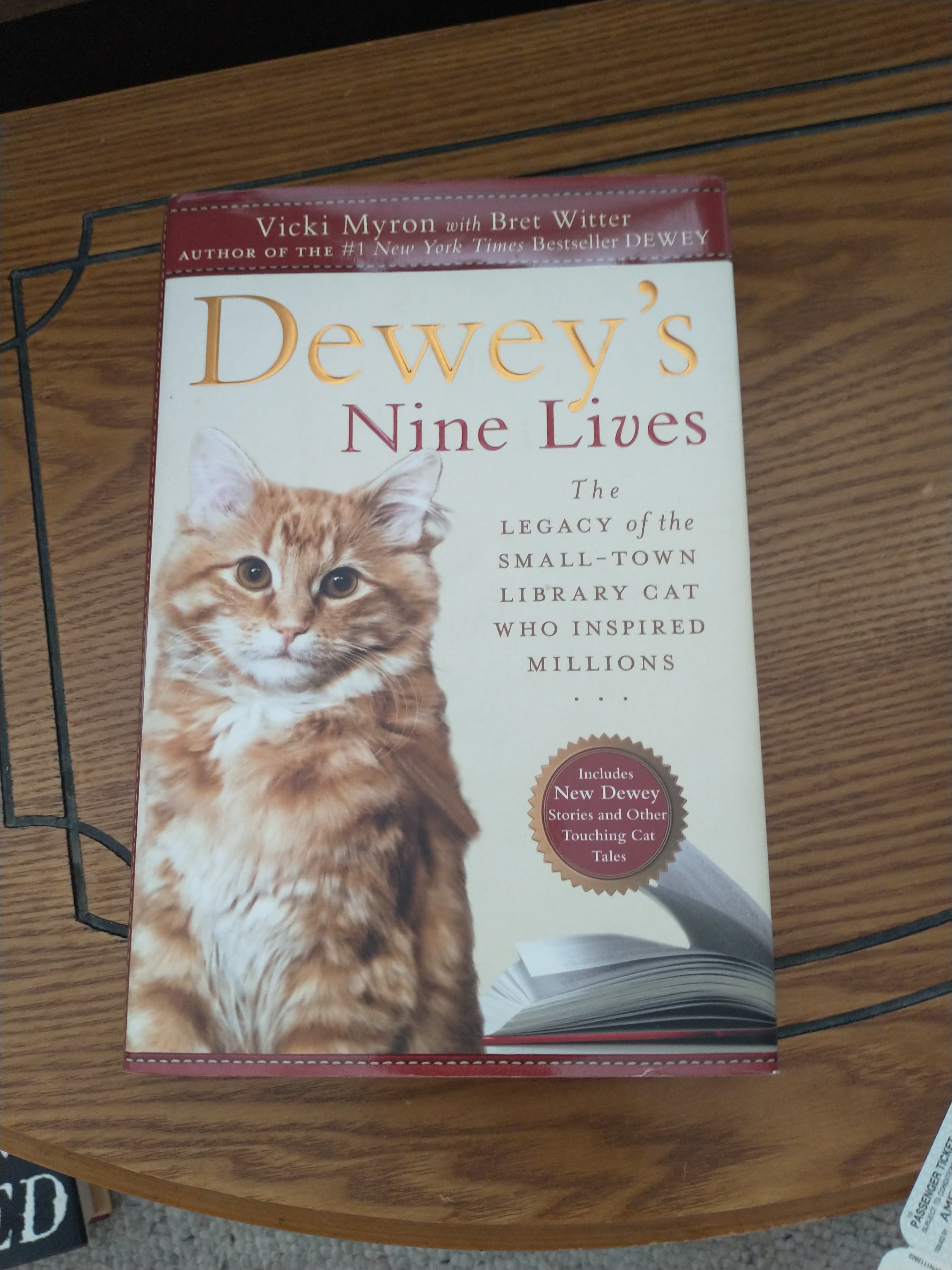 Dewey's Nine Lives