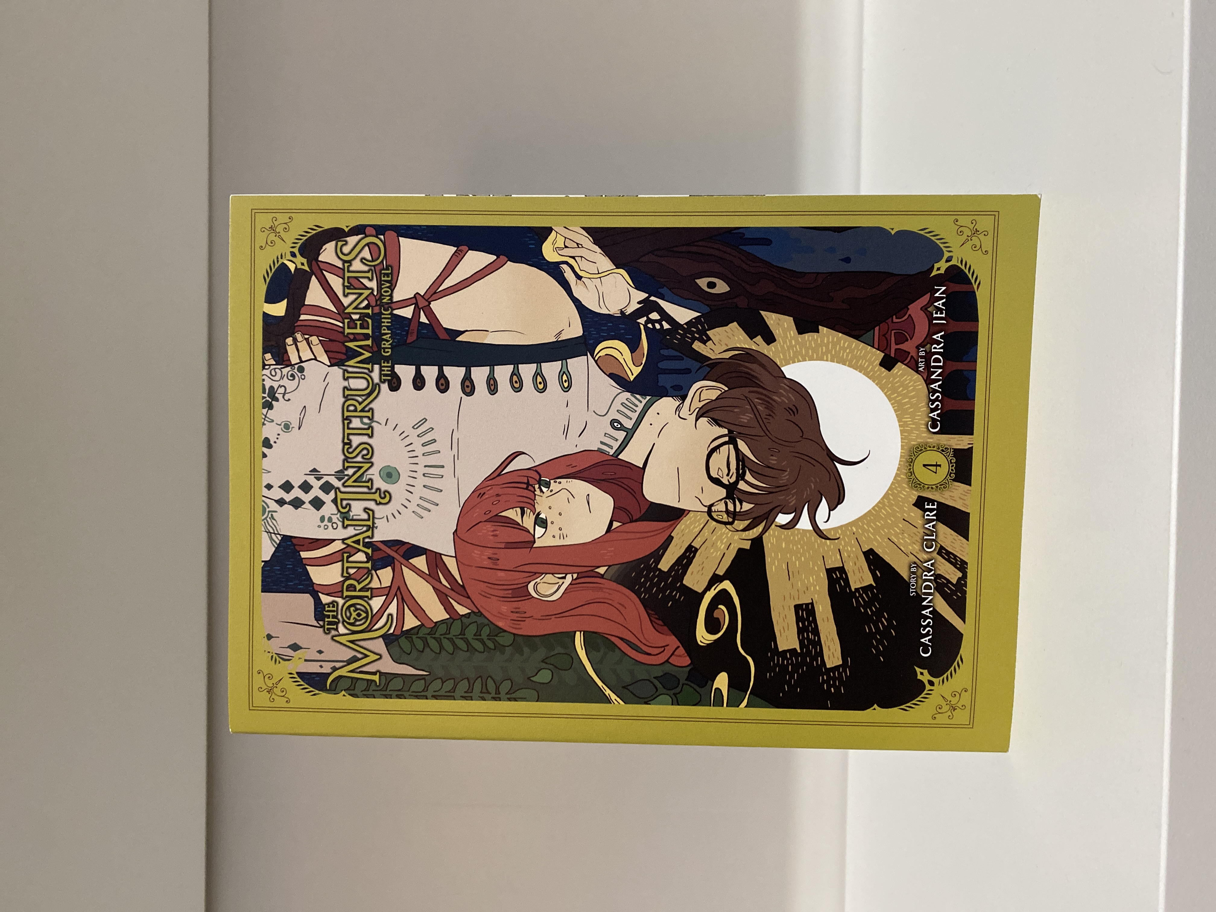 The Mortal Instruments: the Graphic Novel, Vol. 4