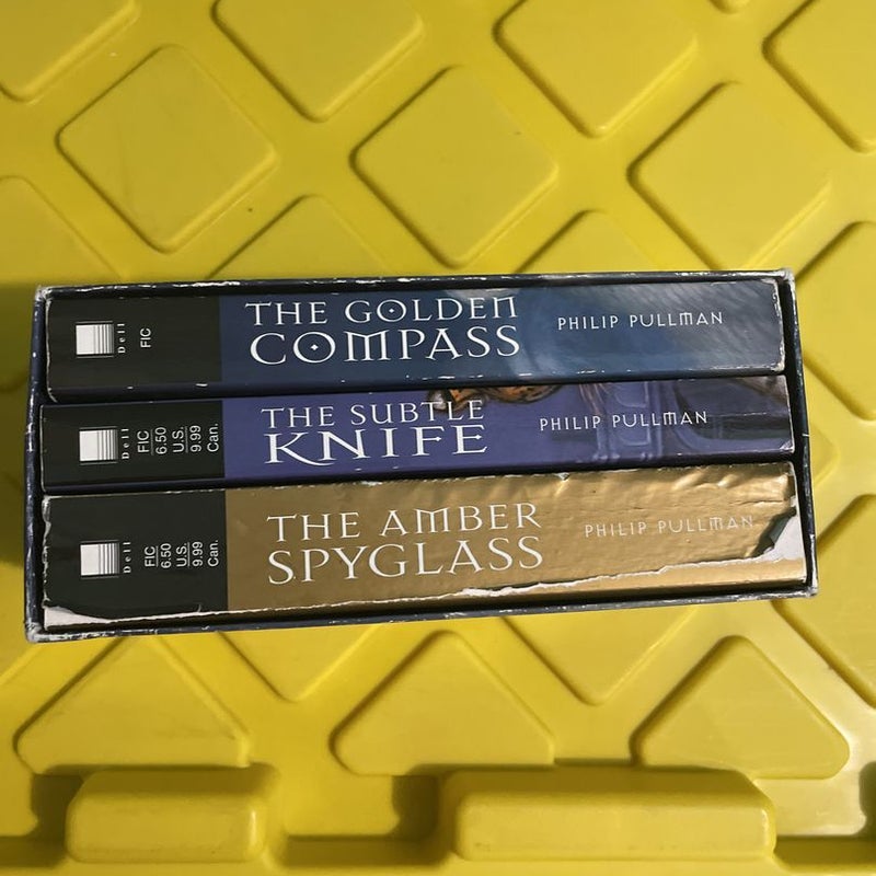 3 in1 book- The golden compass/ the subtle knife/ the amber spyglass