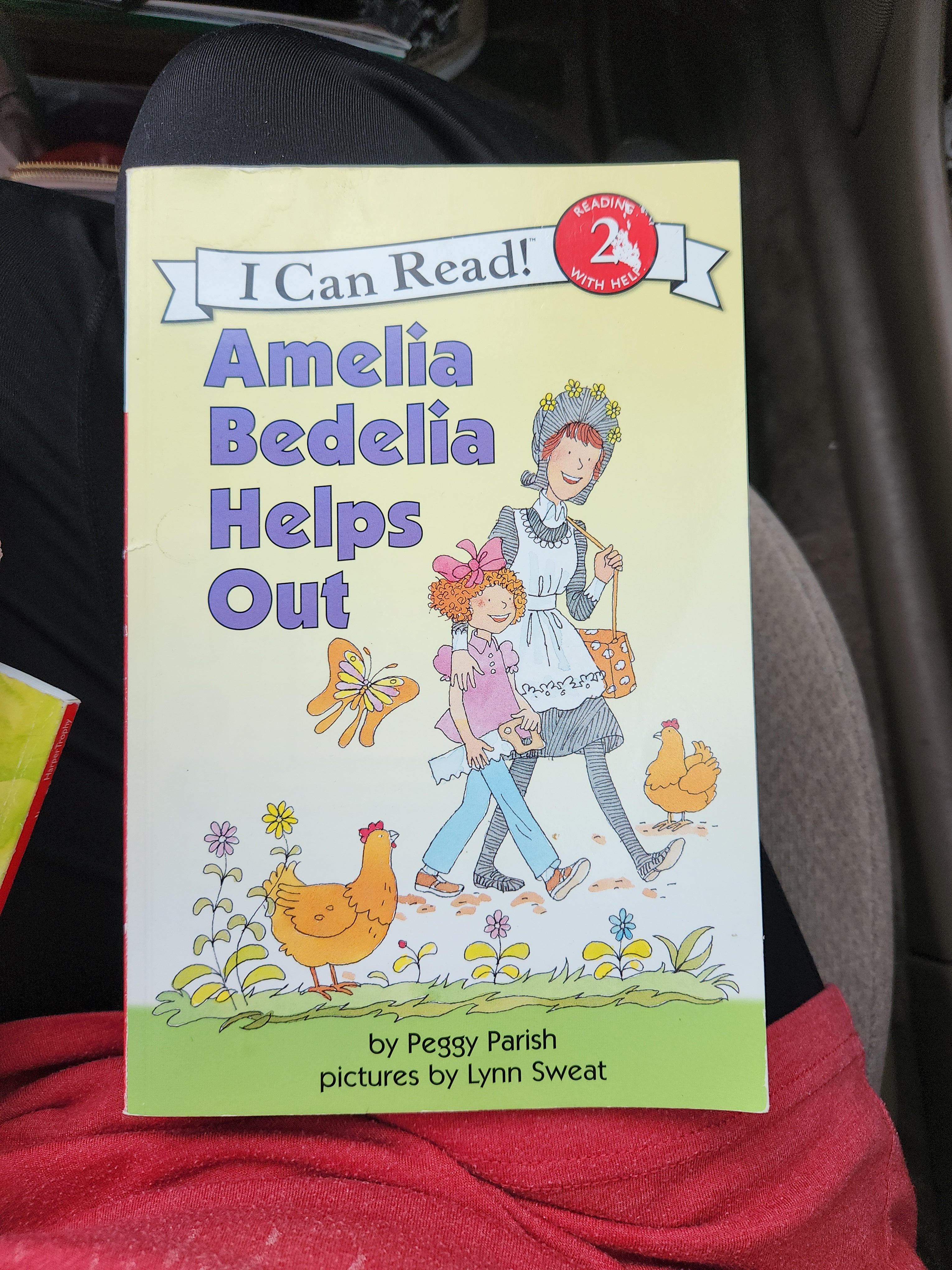 Amelia Bedelia Helps Out