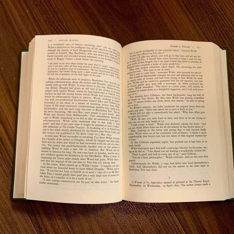 Oscar Wilde: A Biography