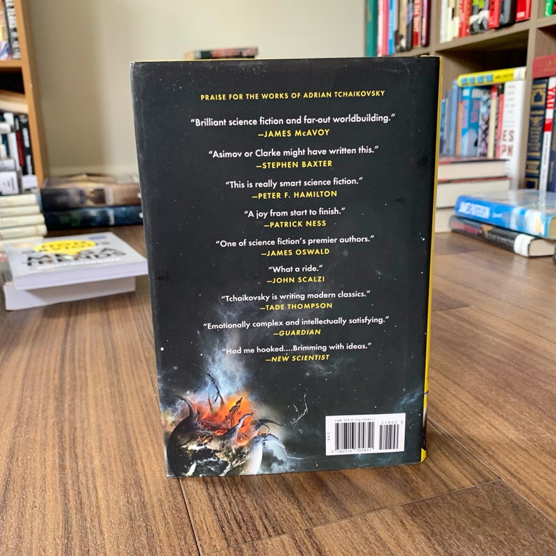 Shards of Earth by Adrian Tchaikovsky | Pangobooks