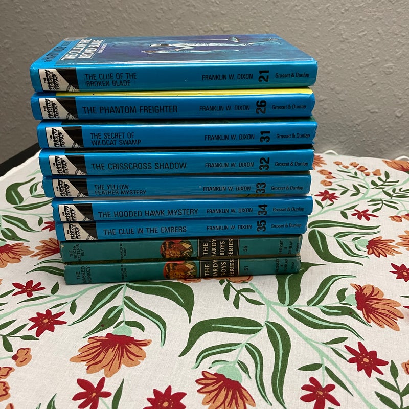 Hardy Boys 33: the Yellow Feather Mystery