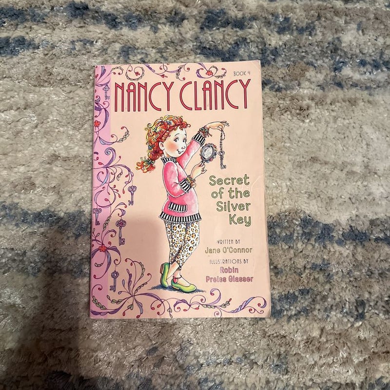 Fancy Nancy: Nancy Clancy, Secret of the Silver Key
