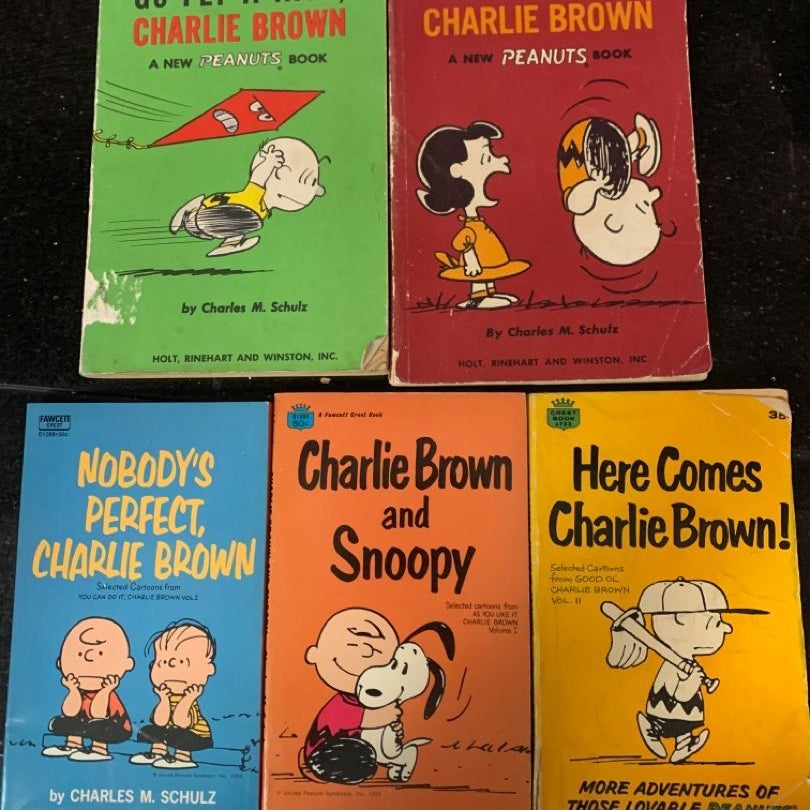 Lot of 5 Vintage Snoopy Charlie Brown Peanuts books by Charles M Schulz,  Paperback | Pangobooks